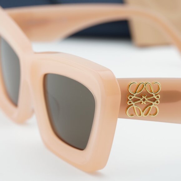 Loewe LW40145F 72E Cat Eye Sunglasses – Shiny Pink\\Brown main image 10